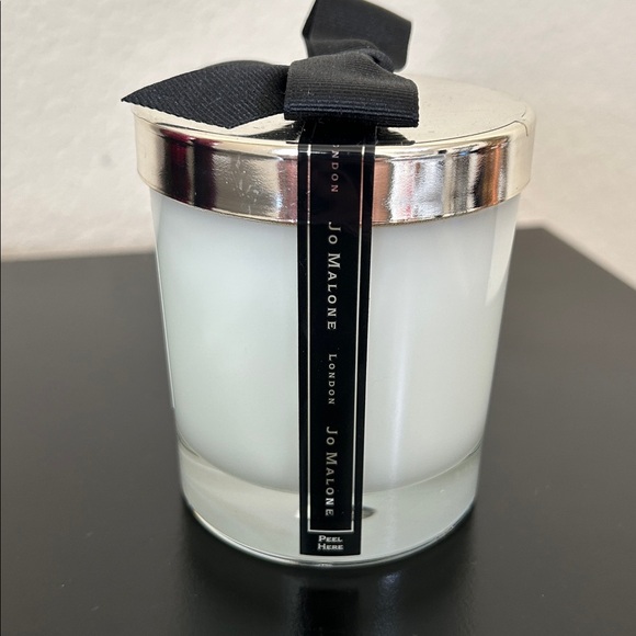 Jo Malone Wild Bluebell Candle 200g 45 Hour Burn w/ Silver Lid NIB $82 MSRP - Picture 7 of 14